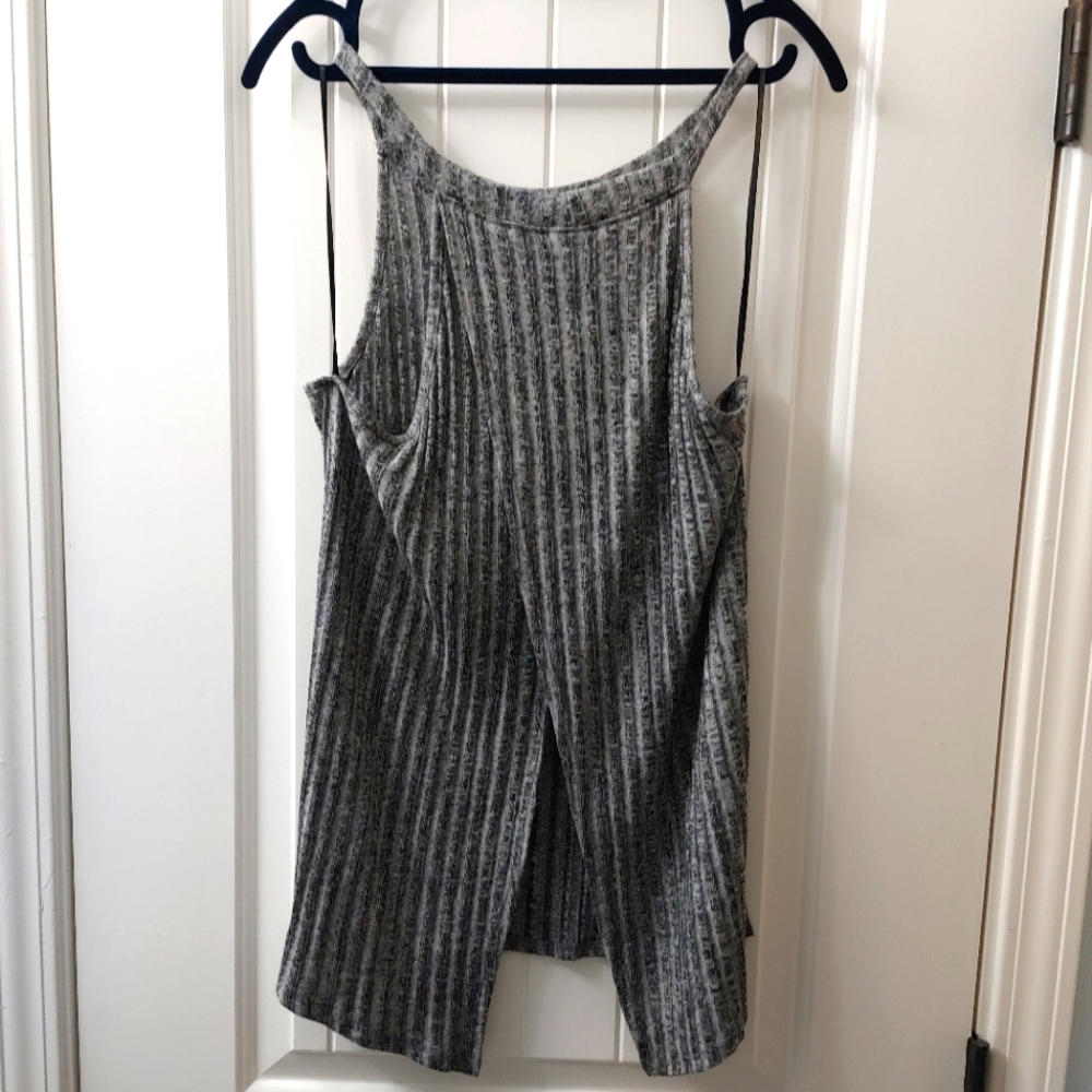 EUC Kaileigh split back ribbed halter tank top